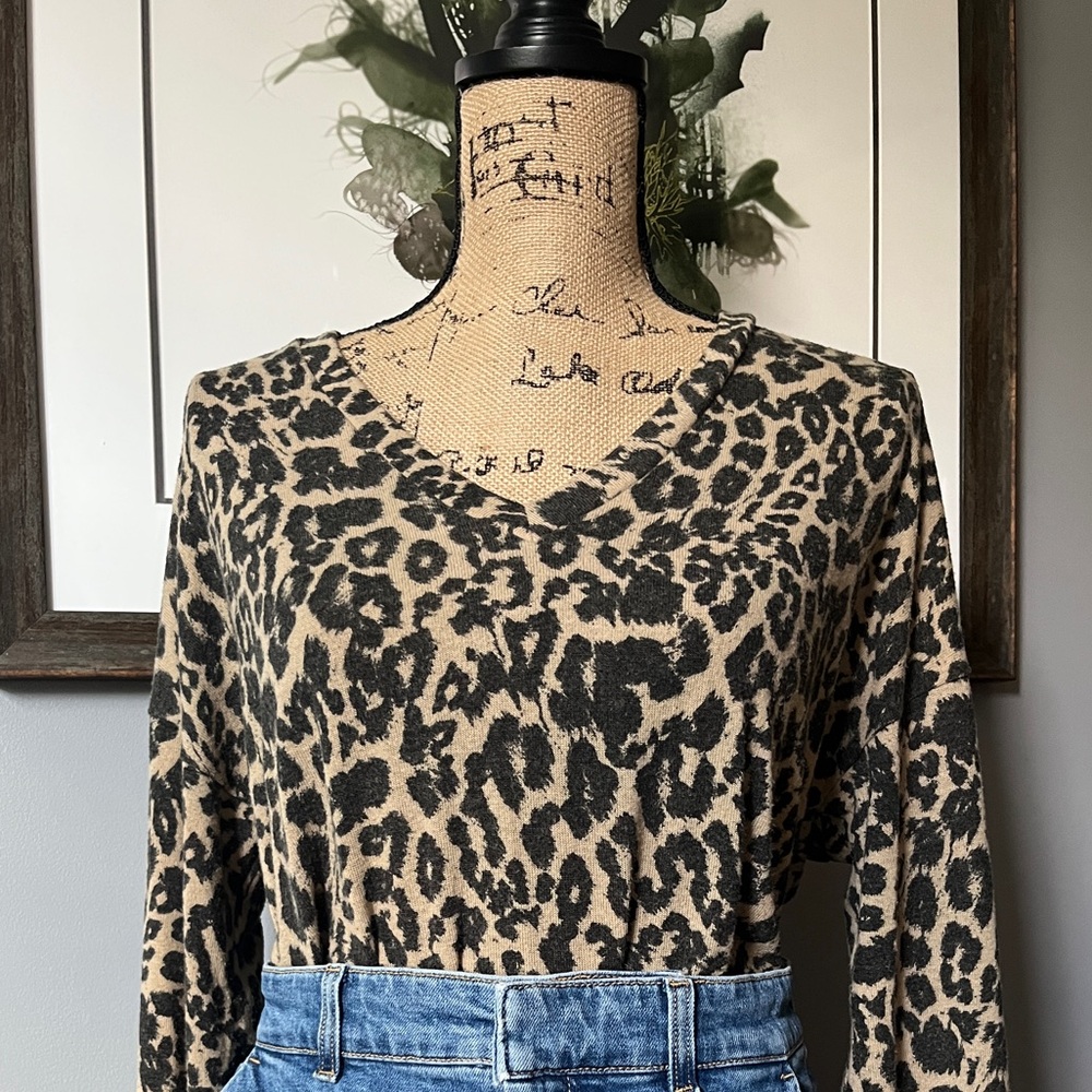 LNA Black and Brown Fitted Long Sleeve Blouse